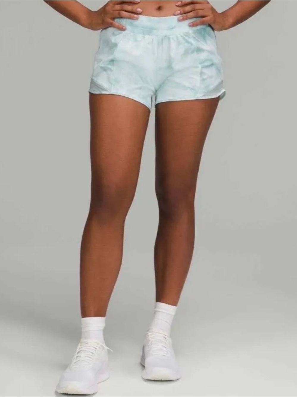 Lululemon Hotty Hot Low-Rise Lined Short 4" Diamond Sheer Blue Silver
